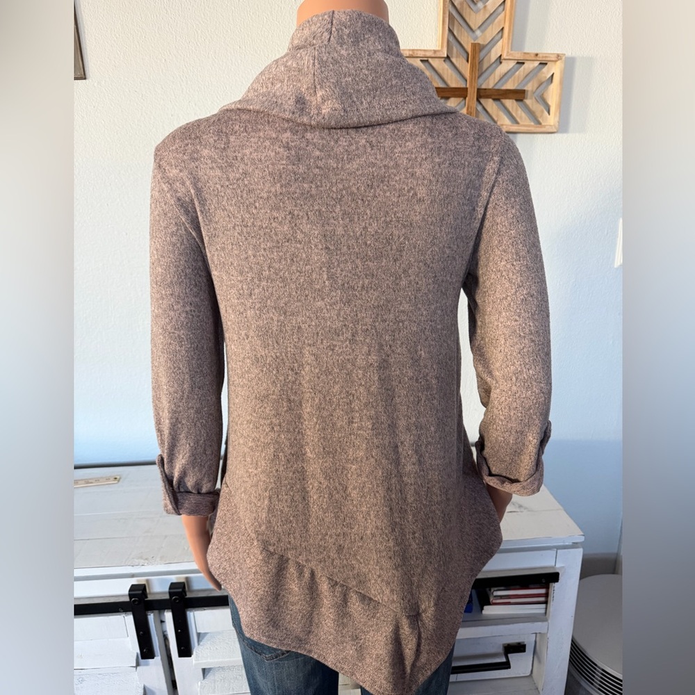 Jesse & Jax Taupe Cowl Neck Asymmetrical Hem Knit Top Size Small - Picture 5 of 13